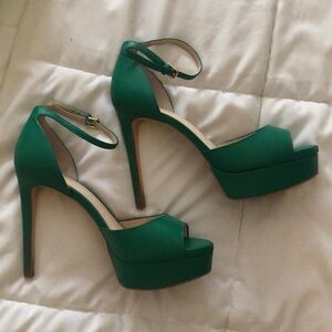JLO EMERALD GREEN HEELS
